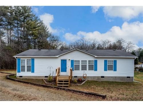 40 Motts Dr, Biltmore Lake, NC 28715-8385