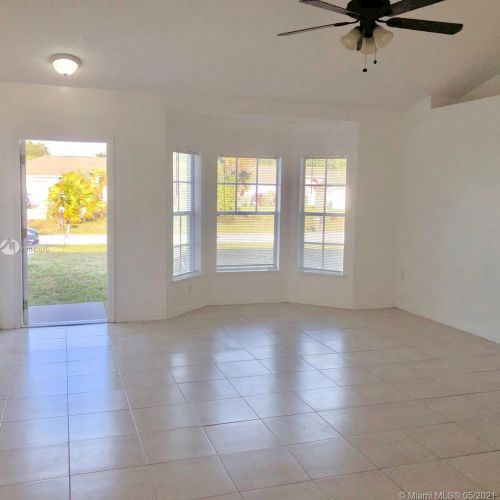 8655 103rd Ct, Vero Beach, FL 32967-6615