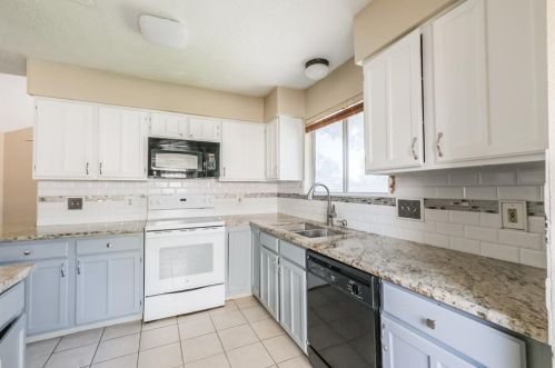 6726 Grant Dr, Richmond TX  77469-5953 exterior