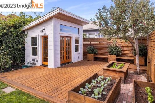 418 45 St, Oakland CA 94609-2135 exterior