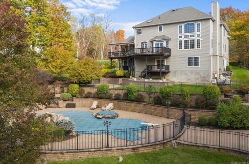 28 Benson Point Ct, Stony Point, NY 10980-3024