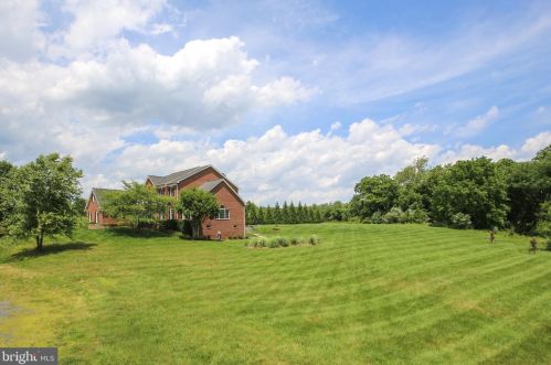 17674 Tobermory Pl, Leesburg VA  20175-7052 exterior