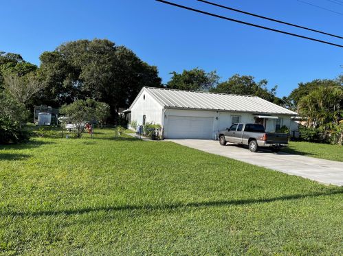 207 Indian Hills Dr, Fort Pierce, FL 34982-3426