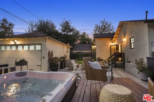 12202 Hartsook St, North Hollywood CA  91601-3961 exterior