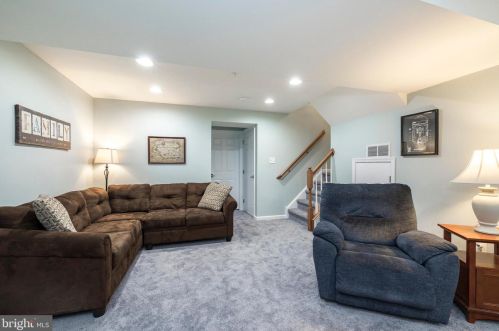 135 Sandpiper Ct, Gilbertsville PA  19525-8118 exterior