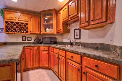 216 Watch Hill Rd, Kensington CT  06037-3657 exterior