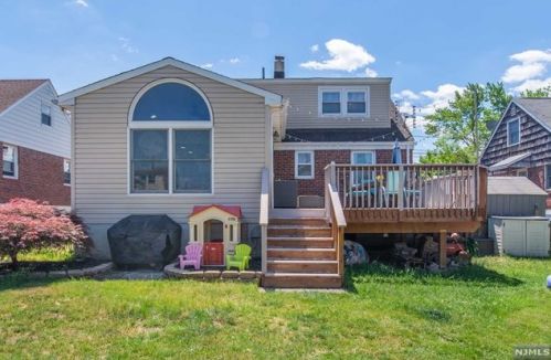 129 Philip Ave, Elmwood Park NJ  07407-2136 exterior