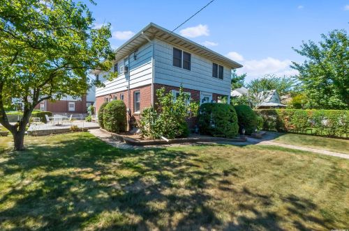 2704 80th Ave, New Hyde Park, NY 11040-1614