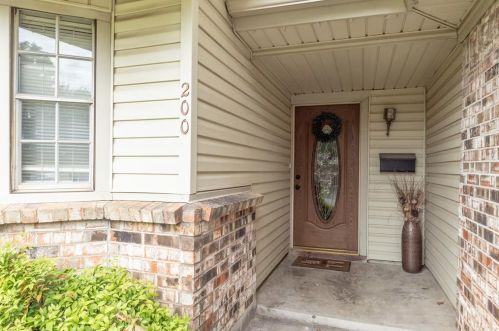 200 Stefanie St, Burleson, TX 76028-5816