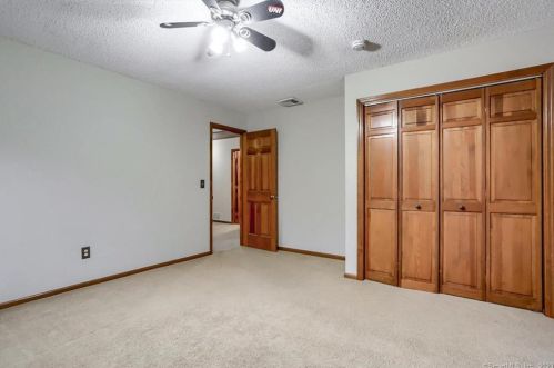 8 Thunder Ridge Rd, Sandy Hook CT  06482-1643 exterior