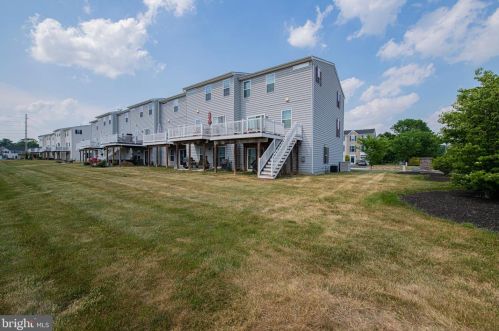 101 Tulip Ln, Gilbertsville PA  19525-8121 exterior