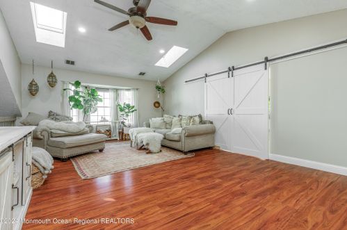 162 Tulip Ln, East Freehold, NJ 07728-4095