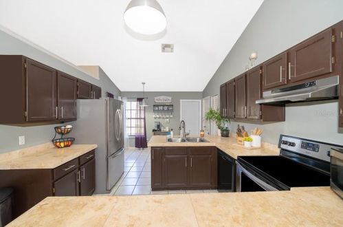 1059 Hemingway Dr, Deltona, FL 32725-6515