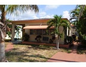 1947 Funston St, Hollywood, FL 33020-6033
