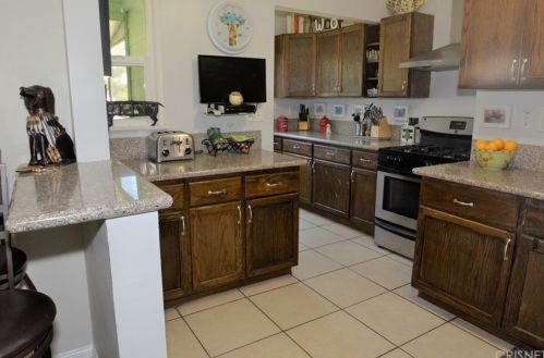 321 Winchester Ave, Glendale CA  91201-2603 exterior