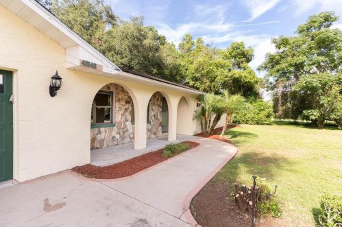 40146 Sunburst Dr, Dade City, FL 33525-1479