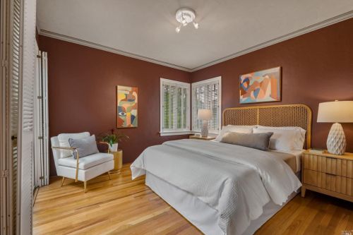 1095 Pine Tree Ln, Sebastopol CA  95472-2681 exterior