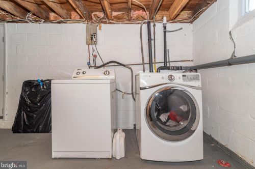 11 Orchard Ave, Blenheim NJ  08012-5361 exterior