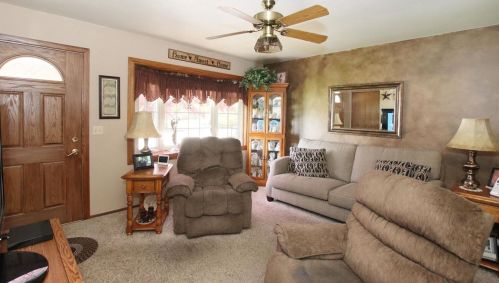 740 Forest Ln, Fond Du Lac, WI 54935-3012