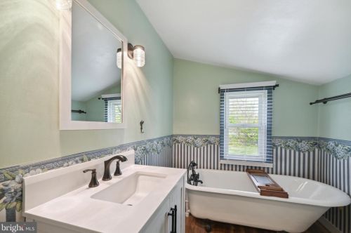 120 Slack Ave, Lawrence Township NJ  08648-4304 exterior