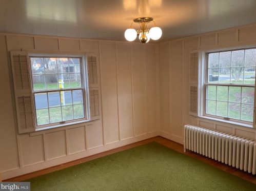 2827 Meadow Ln, Falls Church VA  22042-2320 exterior