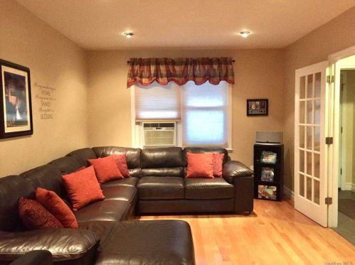 2971 Laconia Ave, Bronx, NY 10469-1418