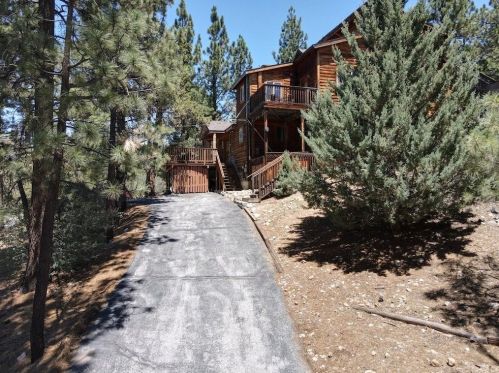1300 Malabar Way, Big Bear City, CA 92314-9216
