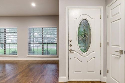 3832 Parkmont Dr, Plano TX  75023-1043 exterior