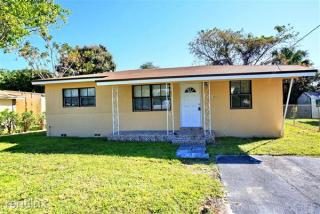 130 13th Ave, Dania Beach FL  33004-2611 exterior