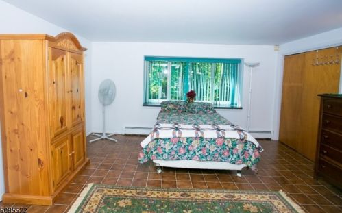 54 River Rd, Roxbury Township NJ  07836-9627 exterior