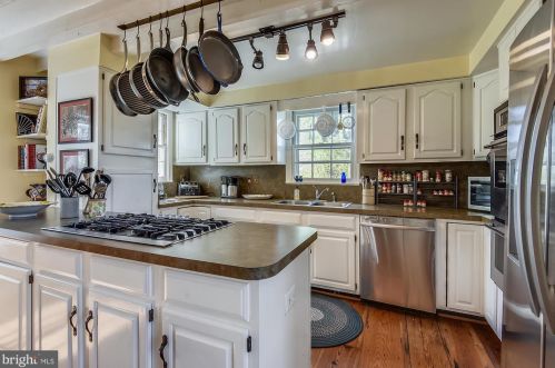 20209 St Louis Rd, Purcellville VA  20132-4905 exterior