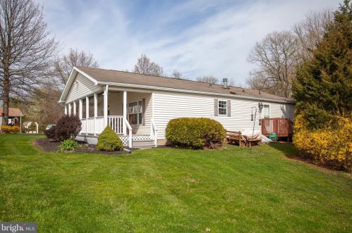 5 Adams St, Limerick, PA 19468-2212