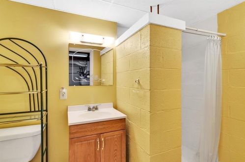 114 Francis Ave, Beaver Falls PA  15010-1333 exterior