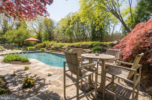 5 Gregory Ln, Newtown Square PA  19073-1518 exterior