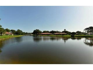 5483 Golf Pointe Dr, Sarasota, FL 34243-3646