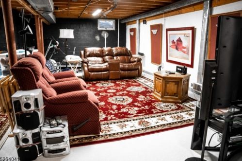 10 Peach Ct, Flemington NJ  08822-3005 exterior