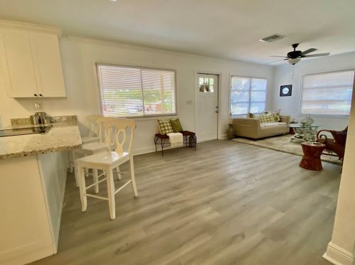 9681 Park Lake Dr, Pinellas Park FL  33782-3561 exterior