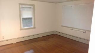 128 Hampton St, Auburn MA  01501-2652 exterior