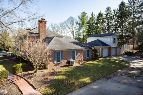 127 Brittany Ct, Covington, KY 41017-2101