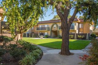 201 Vineyard Ave, Oxnard CA  93036-2010 exterior