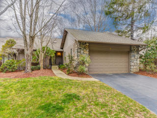 6 Weeping Willow Ln, Asheville, NC 28804-1900