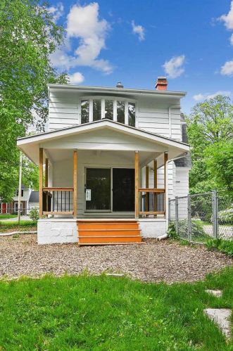 1124 Grignon St, Green Bay, WI 54301-3019