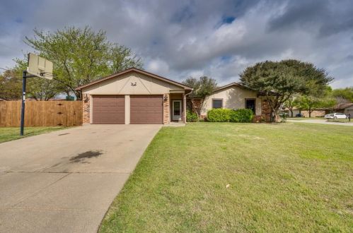 428 Murphy Rd, Burleson, TX 76028-4549