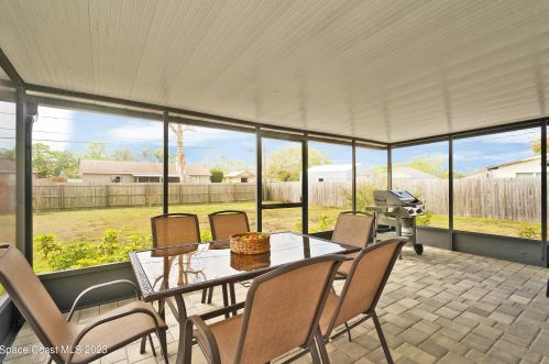 2901 Brandywine Cir, Titusville, FL 32796-1750