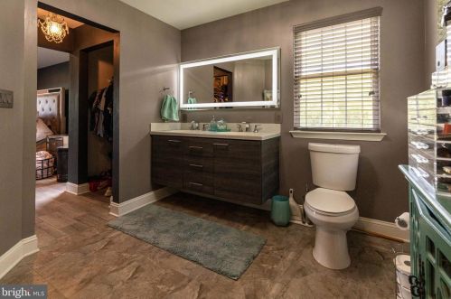 20 Kings Ct, Swedesboro NJ  08085-5033 exterior