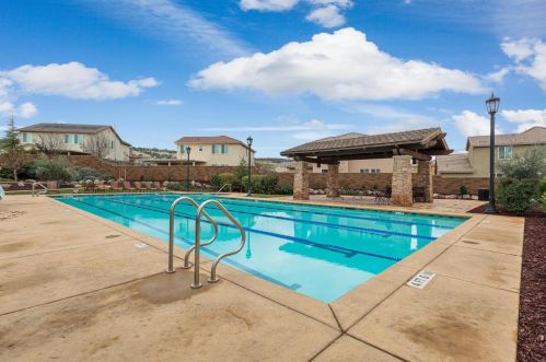 205 Tillman Ct, Folsom CA  95762-9571 exterior