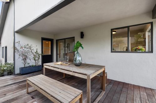 13050 Brookpark Rd, Oakland CA  94619-3504 exterior