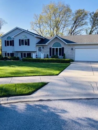 8700 Hamlin Pl, Crown Point, IN 46307-8165