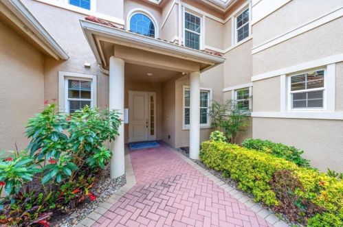 575 El Camino Real, Naples, FL 34119
