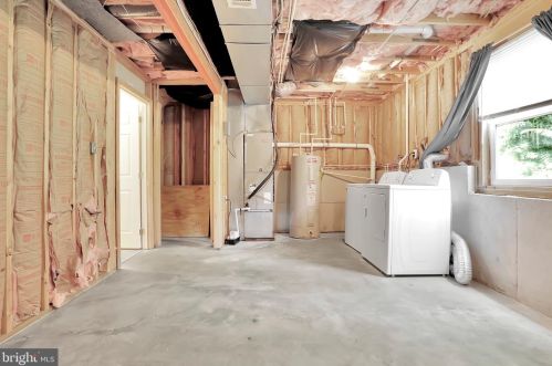 212 Ann St, Charles Town WV  25414-1604 exterior